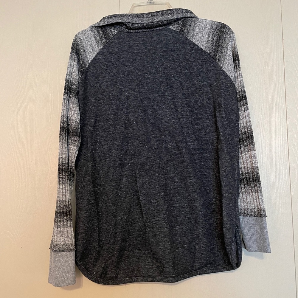 Maurices Sweater - Picture 5 of 9